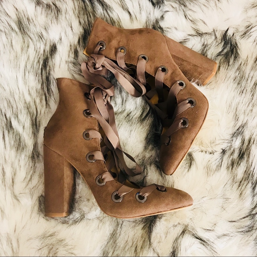 NWT ‼️ Daya corset lace up booties